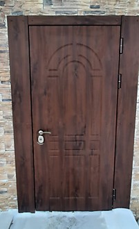 Дверь метал. Урал-Термо 135 1200*2100 R, наруж.Н-4 дуб темный, внутр. 196 створка по середине,бронза